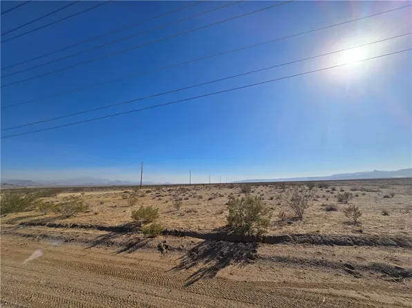 Shinarump Dr, Golden Valley, AZ 86413