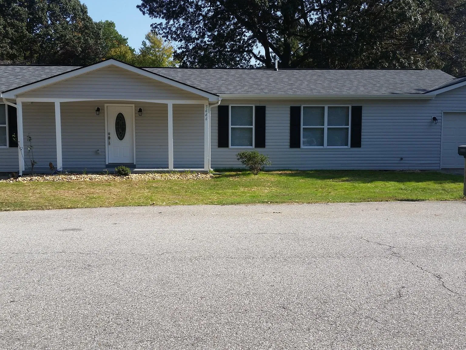 3 bed, 1200 sqft, $2,250 — Photo 2