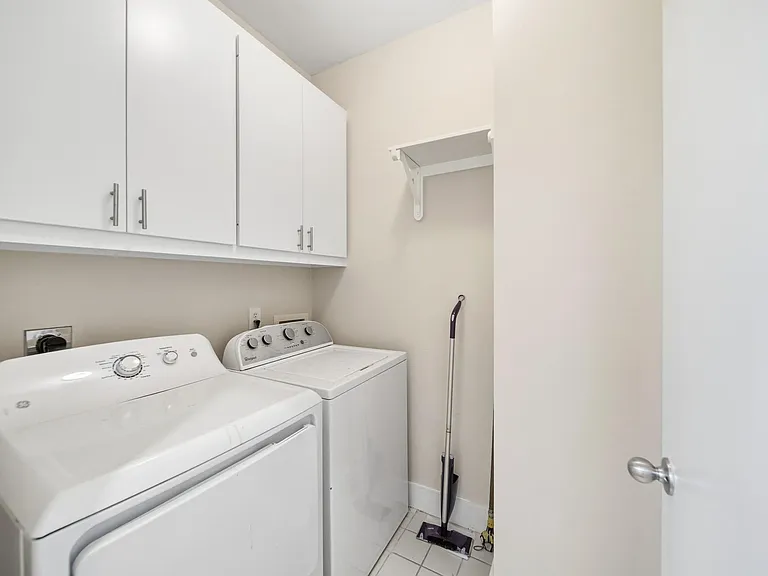9802 Cynthia Ann Ct — Photo 18