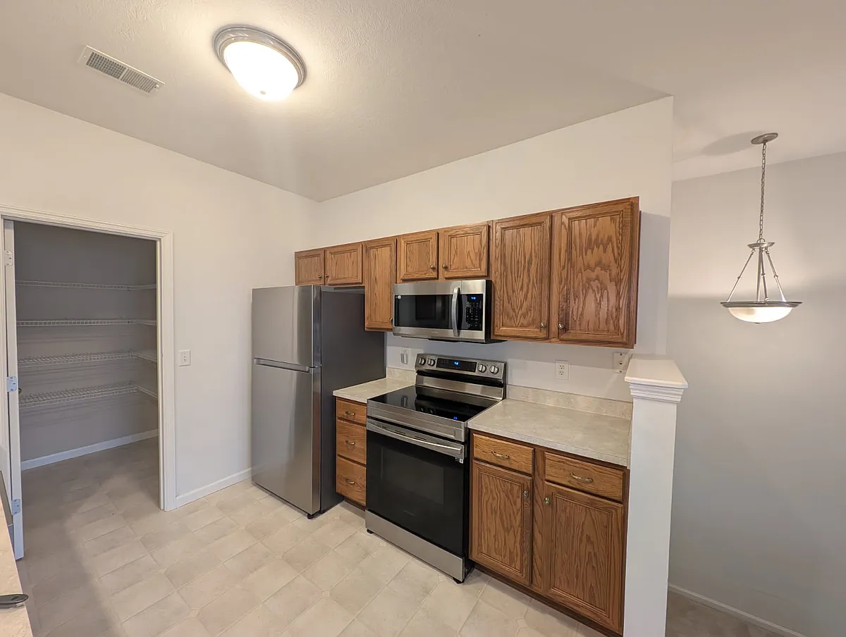 Building Photo - 7238 Villa Ln