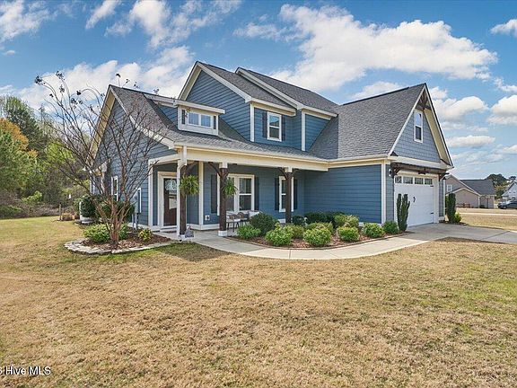 3rd image of 513 Abbey Road