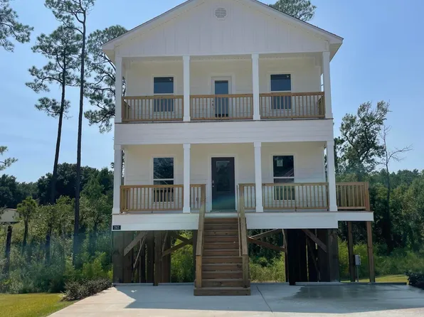 767 Baybreeze Dr, Biloxi, MS 39532