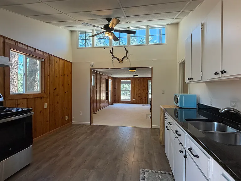 5547 Lee Dr — Photo 3
