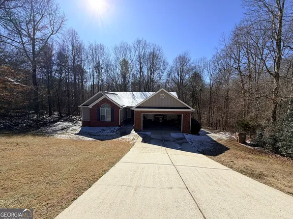 212 W Sycamore Dr, Winder, GA 30680