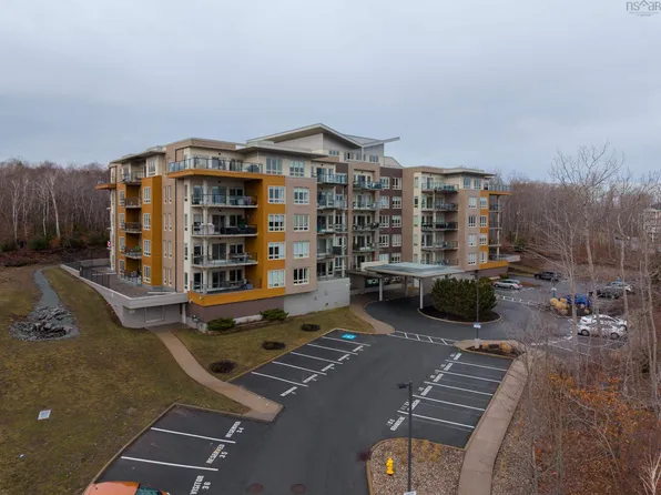 302 Gary Martin Dr #267, Halifax, NS B4B 0J8