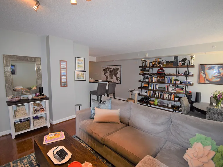 880 N Pollard St #824 — Photo 4