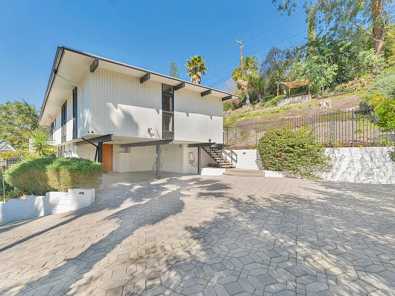 3928 Fairway Ave — Photo 24