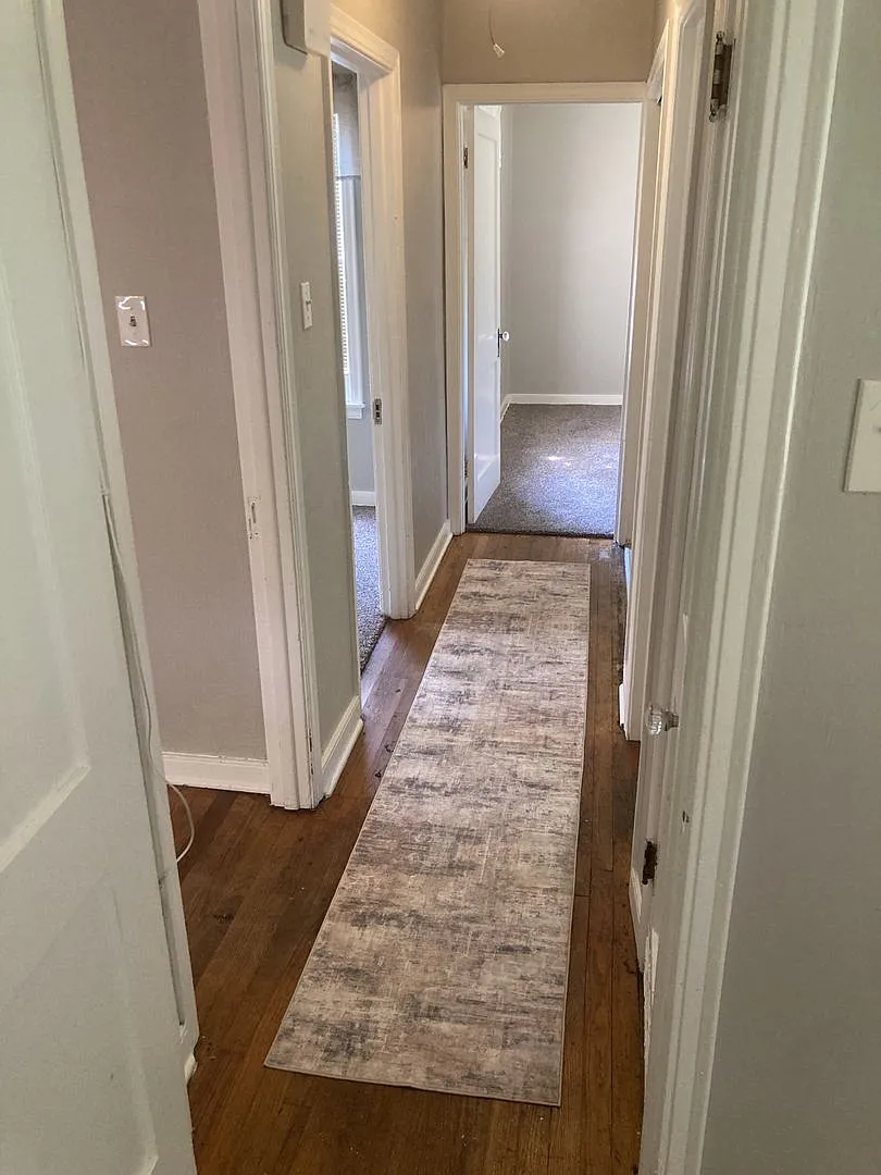 3Bed/1 Bath Home Walk to JHS! — Photo 3