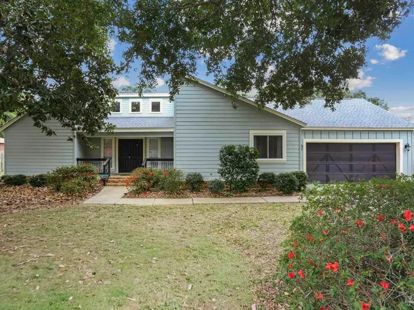 994 Great Oaks Dr, Gulf Breeze, FL 32563