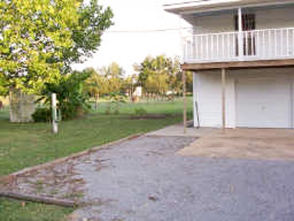 4th image of 37315 Bachler Ln