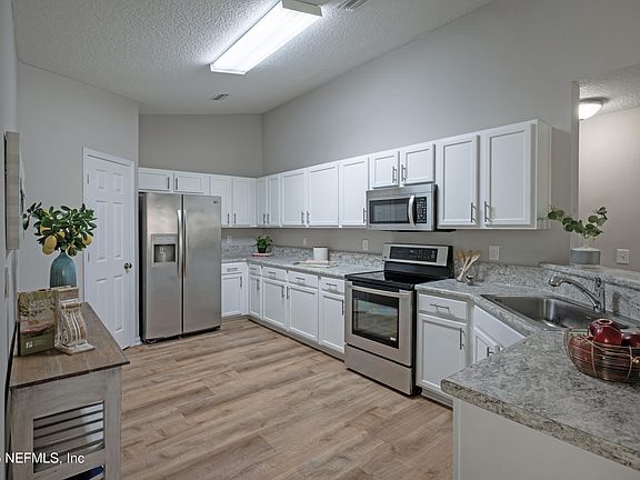 3rd image of 4908 CALENDULA Avenue