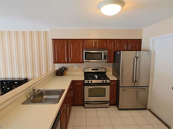 2nd image of 23 Avebury Pl