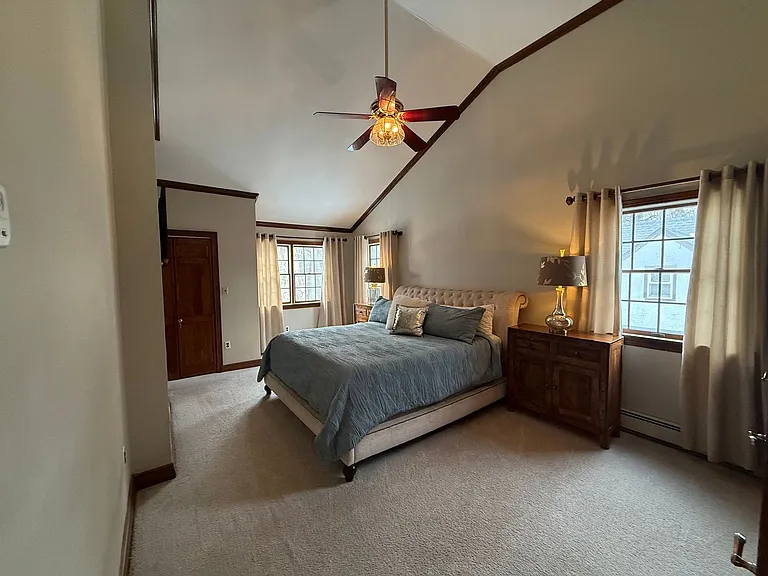 20 Mayfair Ct — Photo 10