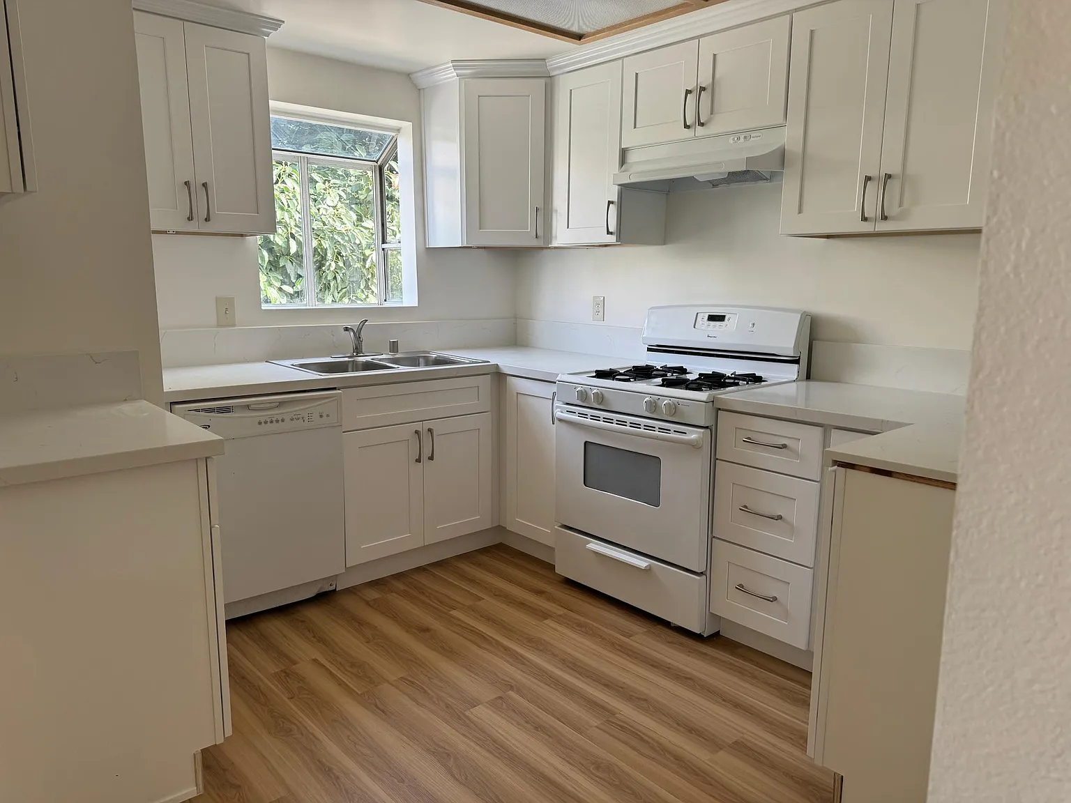 2 bed, 2.5 bath, 1100 sqft, $2,950 — Photo 4
