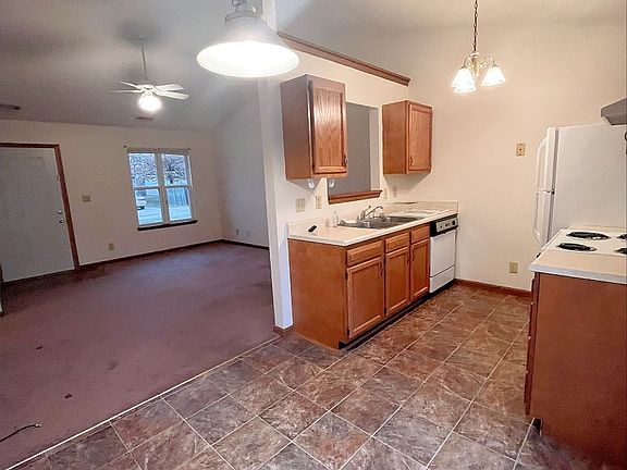 4th image of 2718 Plaza Ln