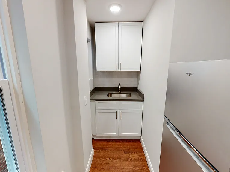 1622 Pine St #3R — Photo 4