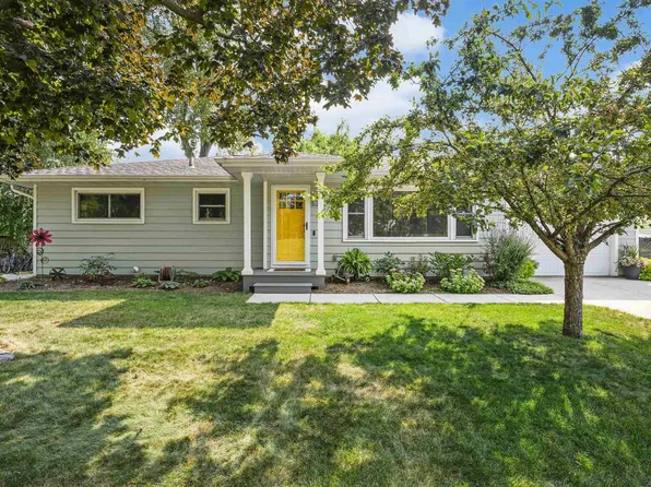 5200 Winnequah Road, Monona, WI 53716