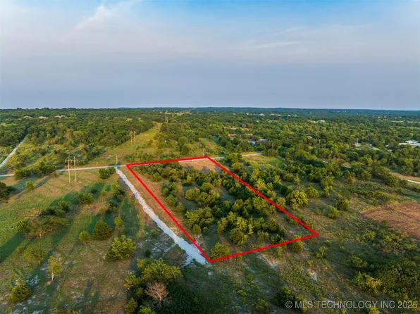 2 Hobbs Creek Rd, Collinsville, OK 74021