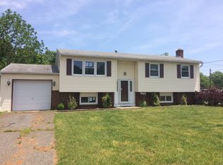 20 Harvest Ln, Burlington, NJ 08016
