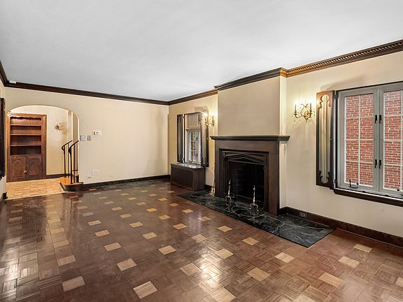 3rd image of 1422 Franklin Ave