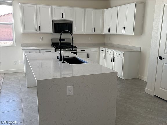 3rd image of 10116 Red Crown Ct