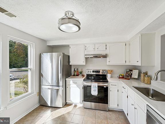 5th image of 14295 Felty Pl
