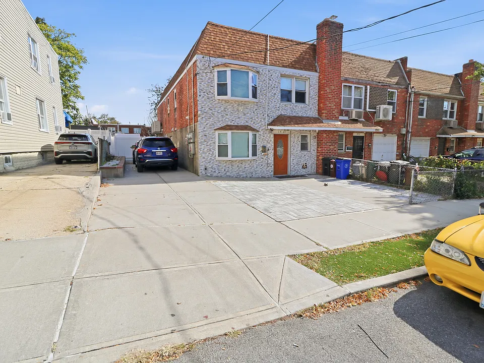 1429 131st St #1