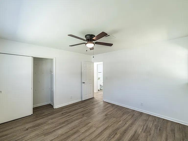 2627 Thornhill Rd NW — Photo 38