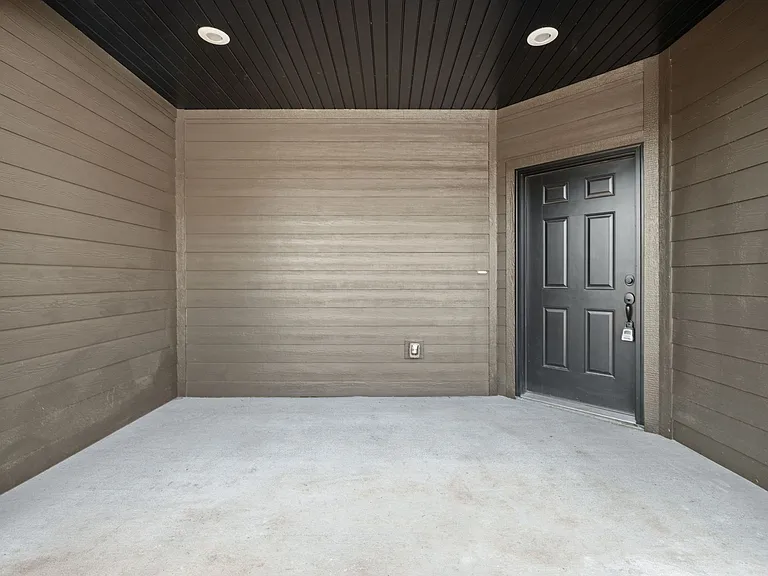 2763 W Rutledge Ln #2 — Photo 4