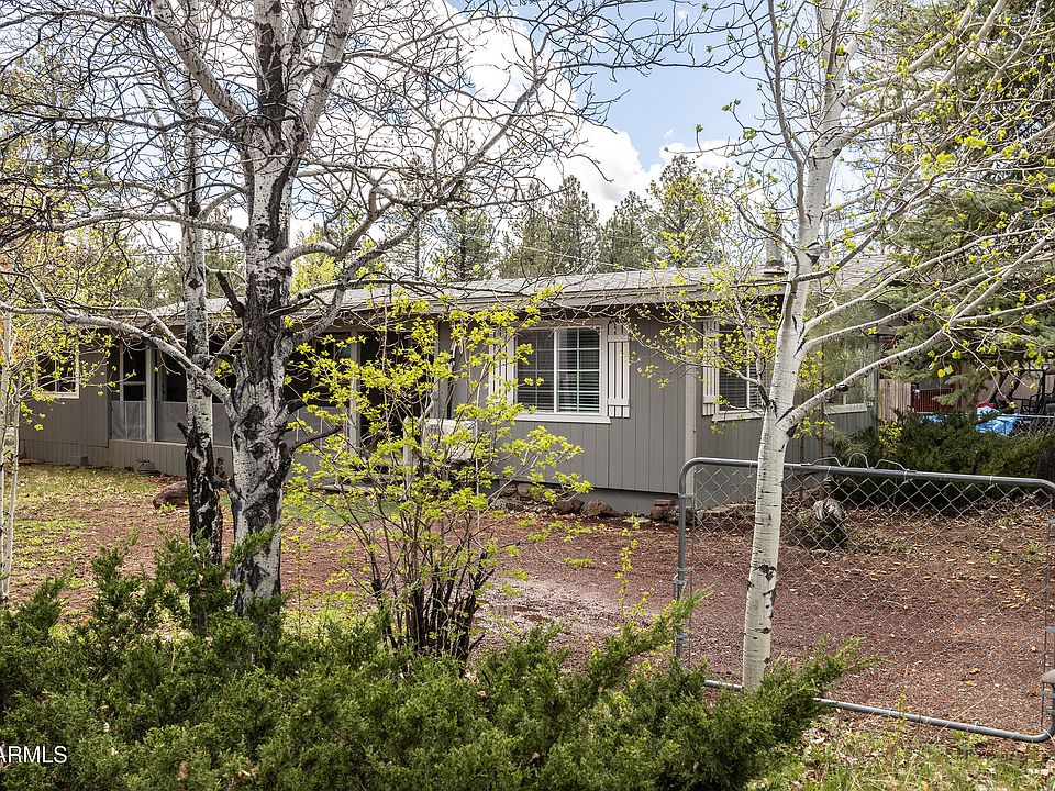 1st image of 535 E OAK Drive
