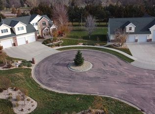 920 Kippes Cv, Mitchell, SD 57301