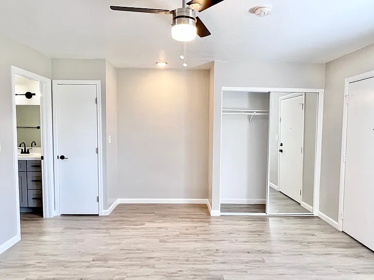 Mojave Apartments — Photo 18