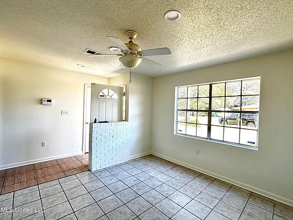 2nd image of 4813 King James Dr