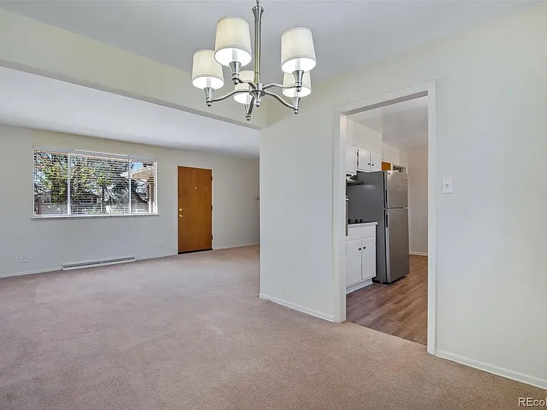 1628 S Locust St — Photo 2