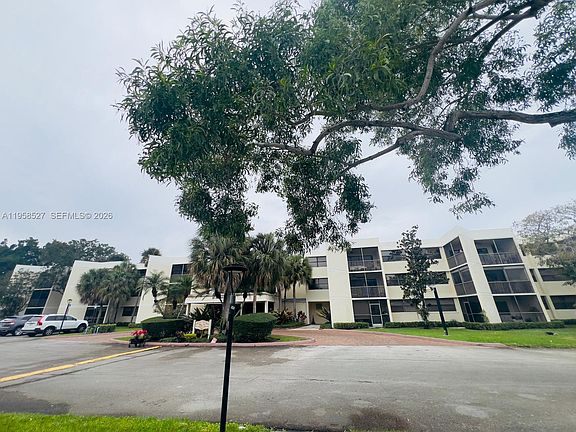 5th image of 491 Racquet Club Rd APT 211