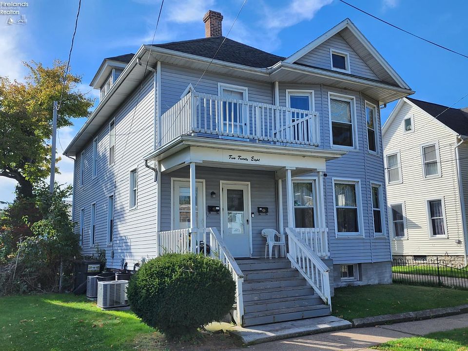2nd image of 228 E Madison St