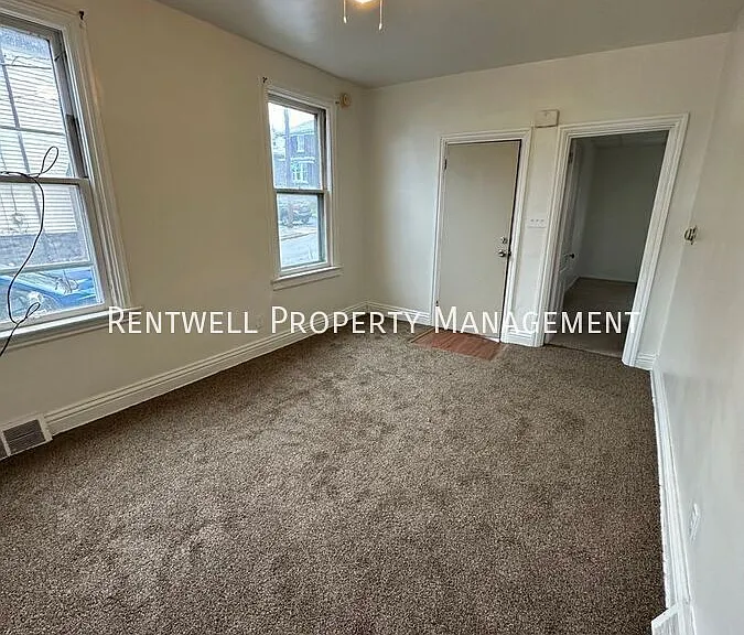 237 N 2nd St #1 — Photo 3