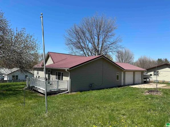 651 Hardy St, Akron, IA 51001