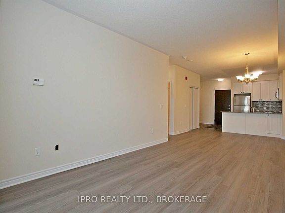 5th image of 216 Oak Park Blvd #426