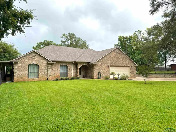 2012 W Lake Dr, Gladewater, TX 75647