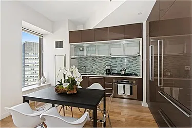 Rented by R New York
