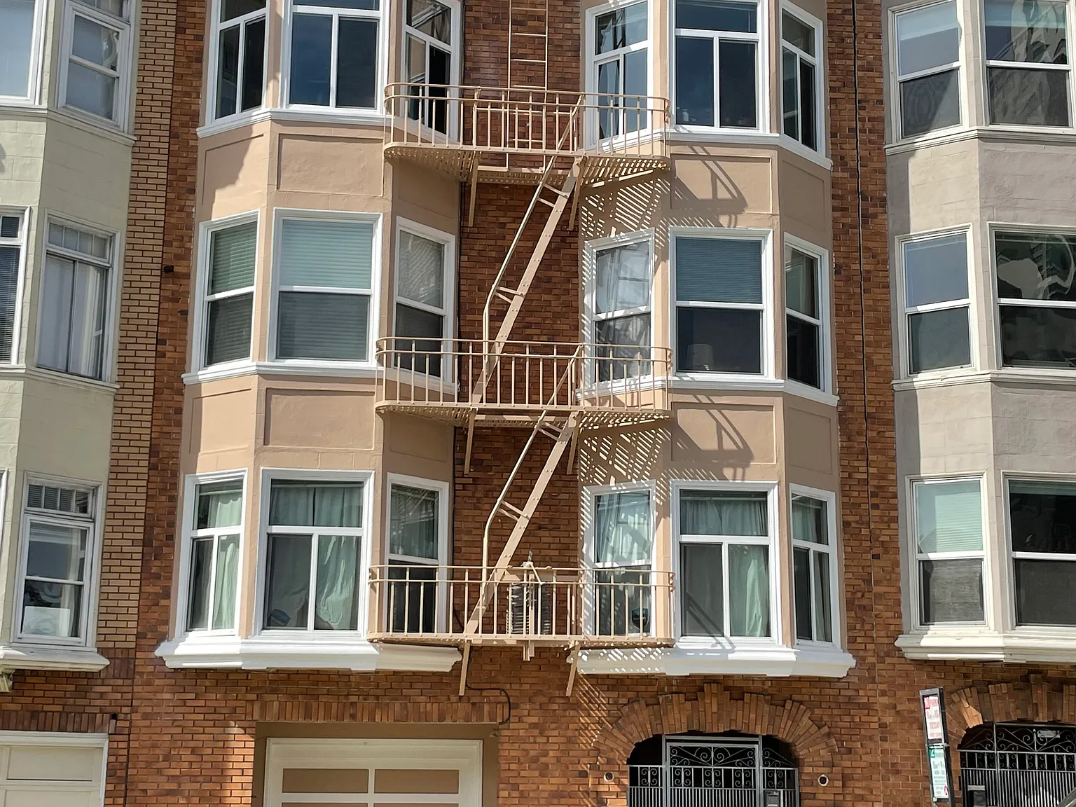 1 bed, 650 sqft, $4,400 — Photo 1