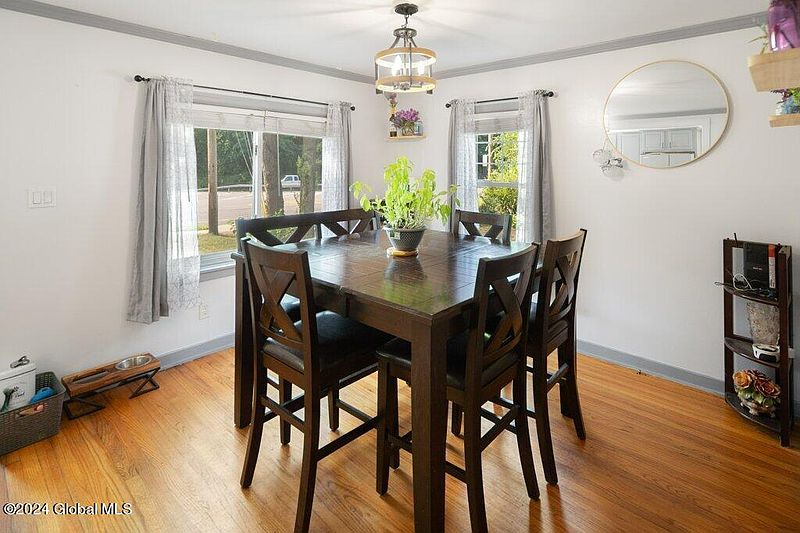 3rd image of 44 Schoolhouse Road