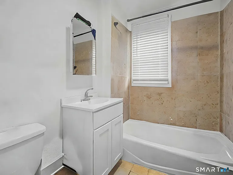 1872 North Ave #2 — Photo 7