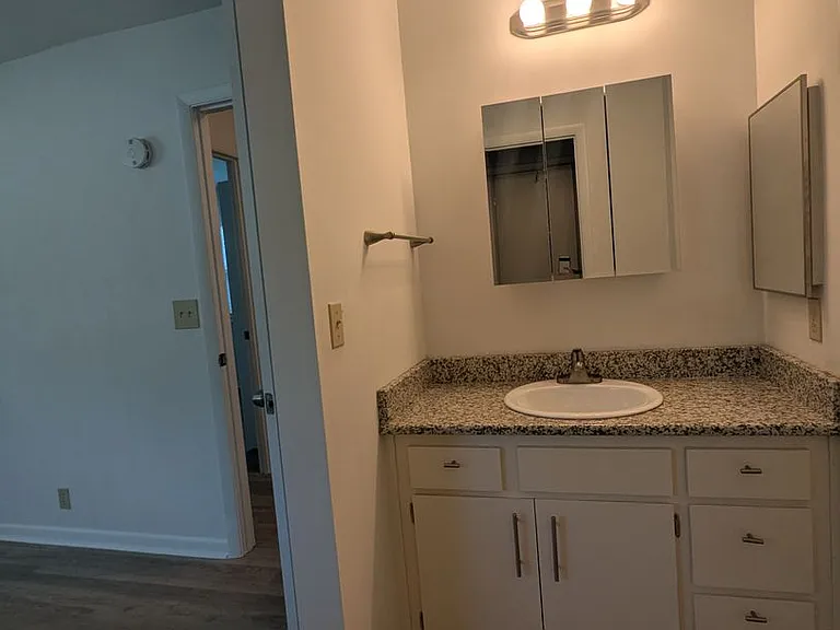 8438 NW 39th Cir — Photo 14