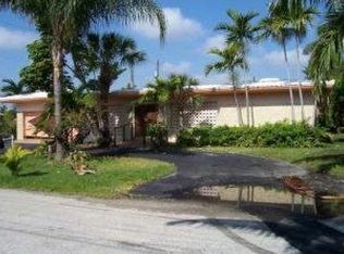 530 Oleander Dr, Hallandale Beach, FL 33009