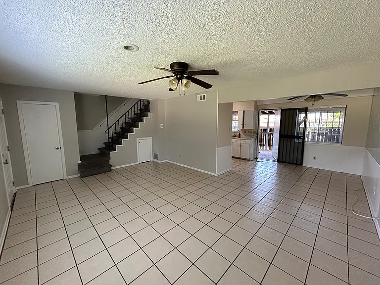 117 E Silver Sands Dr — Photo 3