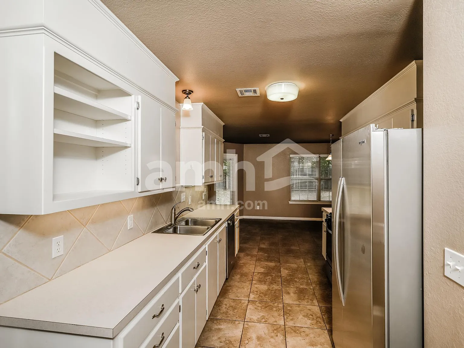 3 bed, 2.5 bath, 1833 sqft, $1,925 — Photo 4