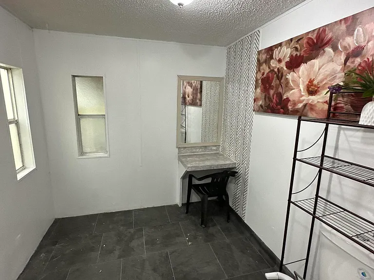 930 N Deer St — Photo 19