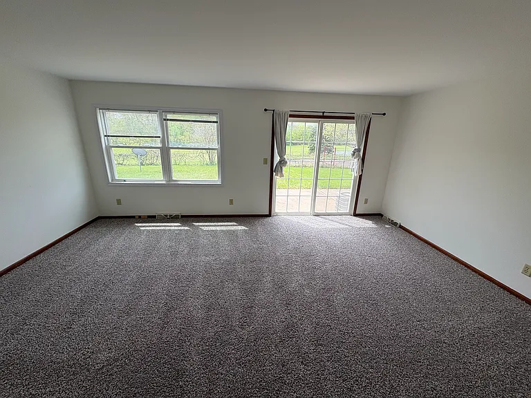 2312 Highland Dr — Photo 3